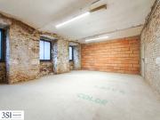 Weitläufige Eck Gewerbefläche Raum für Ihr erfolgreiches...