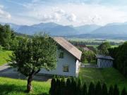 Weitläufiges Anwesen mit Panoramablick auf die Karawanken