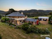 Welcome to Stanton Farmhouse Your Dream Home in the...