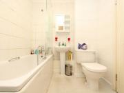 Welcoming bedroom in a shared flat on the isle of Dogs...