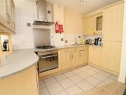 Welcoming double bedroom in Deals Gateway Has a Room