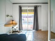 Welcoming double bedroom near the Collblanc metro