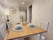 Welcoming single bedroom in shared flat in Pla del Bon Repòs