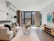 Well Located One Bedroom Apartment on St Kilda Road