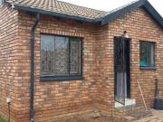 Well maintained 3 bedroom house to Rent in Philip Nel Park
