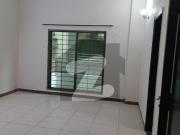 Well Maintained 3 Bedrooms Flat For Rent in Askari 11...