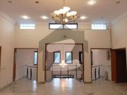 Well Maintained Bungalow Having 5 Bedrooms Is Available...