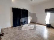 Well maintained new washoorm & kitchen 5 bedrooms...