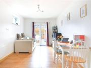 Well presented 1 bedroom apartment to rent within...