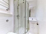 Well presented 2 bedroom apartment in a secure gated...