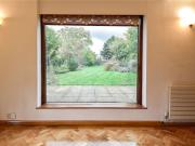 Well presented 4 bedroom detached family house in a...