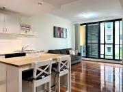 WELL PRESENTED Fully Furnished MODERN 2 BEDROOM APARTMENT