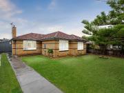 Well Presented Home Close to Shops, Schools & Transport