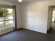 WELL PRESENTED NEAT & TIDY 2 BEDROOM UNIT!