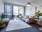 Well presented one bedroom plus Study