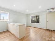 Well Presented & Perfectly Positioned 1 Bedroom Unit...