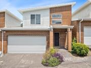 WELL PRESENTED PRIVATE KANAHOOKA UNIT