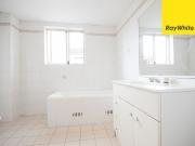 WELL PRESENTED THREE BEDROOM APARTMENT IN EXCELLENT LOCALE