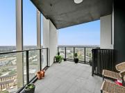 Well Presented Three Bedroom Apartment With Amazing Views