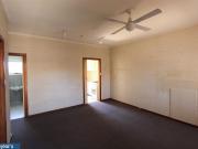 WELL PRESENTED UNIT IN EXCELLENT LOCATION