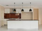 WELLARD 4 X2 LARGE FAMILY HOME FOR LEASE