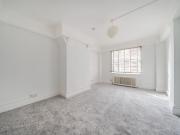 Wellesley Road, London W4, 3 bed flat to rent, £2,600...