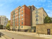 Wellington House Wellington Street Swindon, Swindon 1... Wellington House Wellington Street Swindon, Swindon 1...