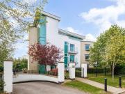 West Approach Drive, Cheltenham, 2 Bedroom Flat