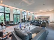 West Bend Toronto Furnished Apartment for Rent on Indian...