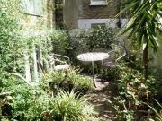 West London Garden flat +cats 30 Sep 4 Oct