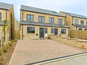 West Nab View, Meltham, 4 Bedroom Semi detached