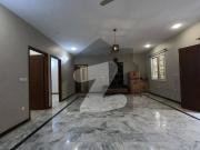 West Open Park Facing Bungalow 425 Yards 10 Bed, 10 Bath...