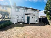 West Park Close, Romford RM6, 1 bed flat to rent, £1,200...