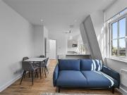 West Smithfield, London EC1A, 2 bed flat to rent, £3,250...