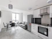 West Street, St. Philips, Bristol BS2, 5 bed flat to...