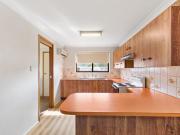 WEST TAMWORTH Two Bedroom Unit Close to CBD