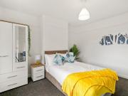 Western Avenue, London W3 6 bed house to rent £975 pcm...