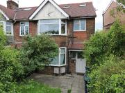 Western Avenue, London, W3 Studio to rent £1,175 pcm £271 pw