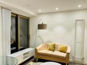 Western Gateway, London, Studio Flat For