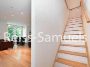 Westferry Road, London, 3 Bedroom Apartment