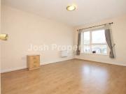 Westferry Road, London E14 2 bed flat to rent £2,300 pcm...