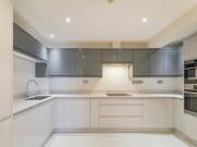 Westfield, Kidderpore Avenue, 3 Bedroom Flat