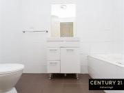 Westmead Central, Close To Hospital, Shops And Railway!