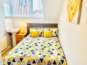 Westminster Street, Room 5