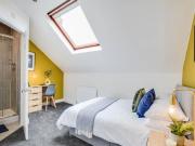 Wetherby Grove room, Burley, 1 Bedroom House