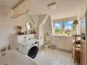 WG geeignete sanierte 3 Raum Wohnung im Dachgeschoss