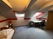 WG Zimmer 30qm Dachgeschoss 2.Stock hell sonnig, sehr ruhig