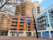 Whole 2 bed, 2 bath 4th floor flat near tube stn