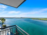 WIDE RANGE VIEWS OF MAROOCHYDORE RIVER
