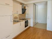 WIEDERVERGABE! Klimaanlage, Ausblick und Balkon?...